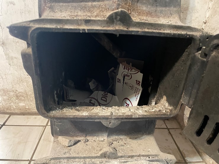 #3737-•-antique-cast-iron-stove/-water-heater-image-10