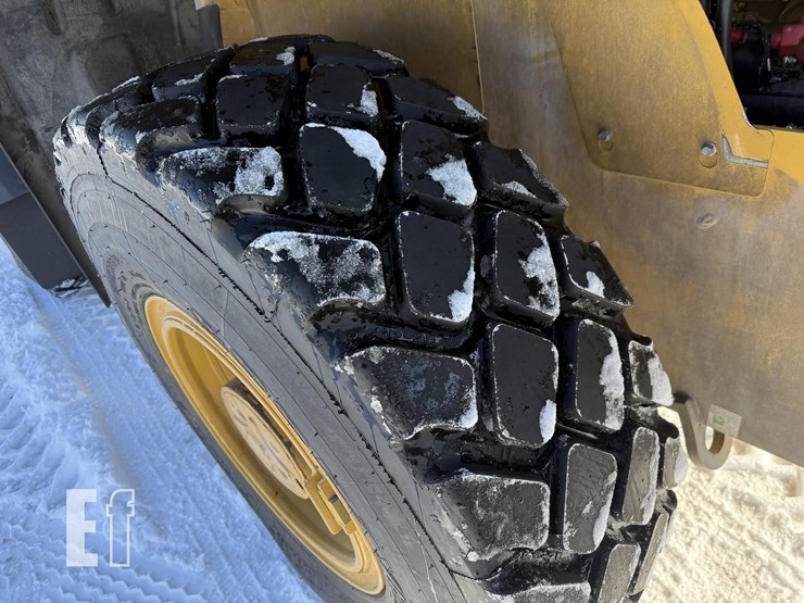 2021-caterpillar-920-image-24