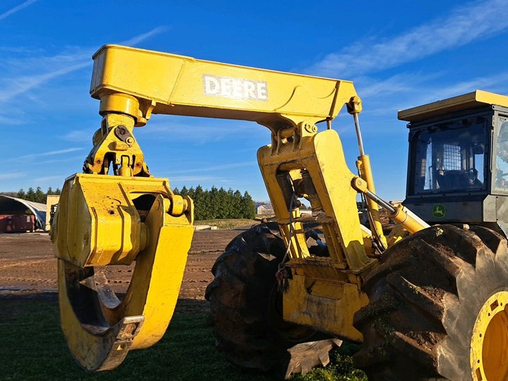 john-deere-748-image-24