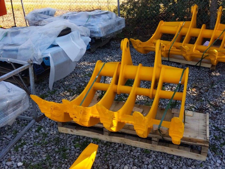 caterpillar-320-image-2