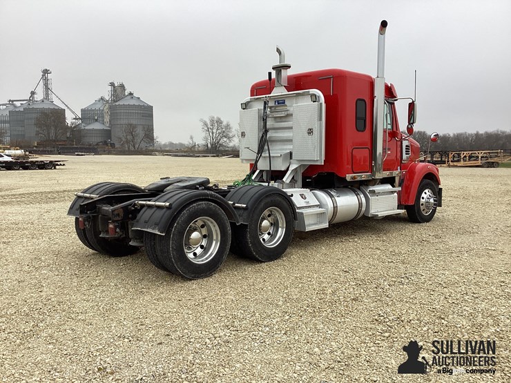 2020-freightliner-122sd-image-5