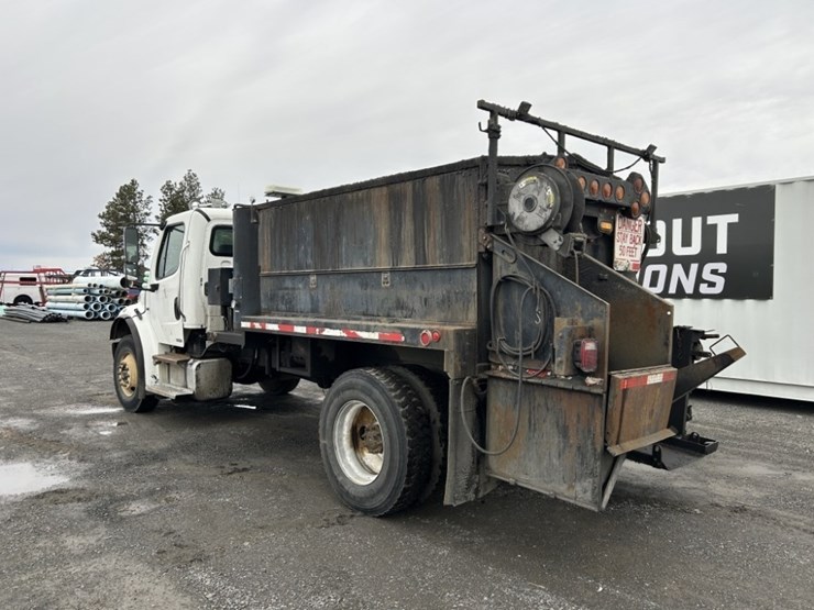 2009-freightliner-m2-s/a-asphalt-patch-truck-image-3