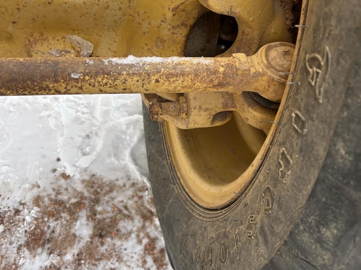 caterpillar-420d-image-11