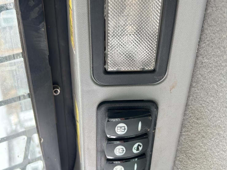 caterpillar-259d-image-43