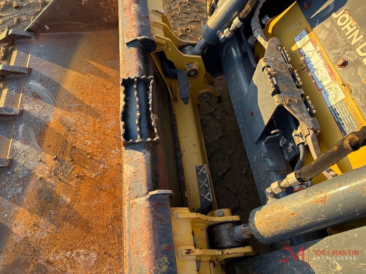 2022-deere-317g-image-4