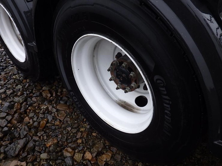 freightliner-cascadia-125-image-25