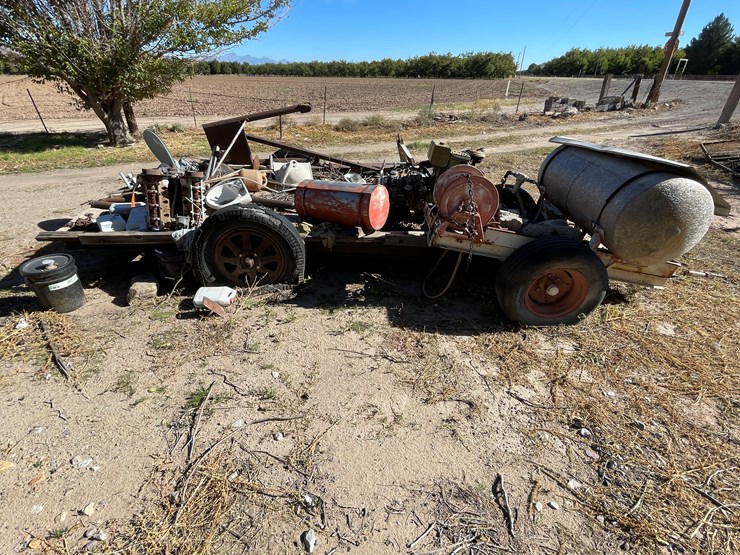 #3729-•-pair-of-trailers-and-scrap-metal-image-1