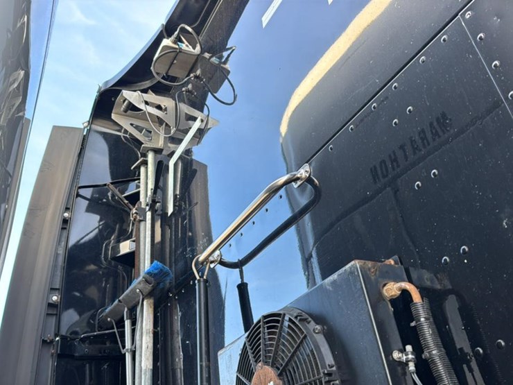 2019-kenworth-t680-image-31