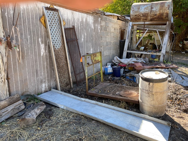 #3724-•-scrap-metal,-cart,-ramp-and-barrel-image-1