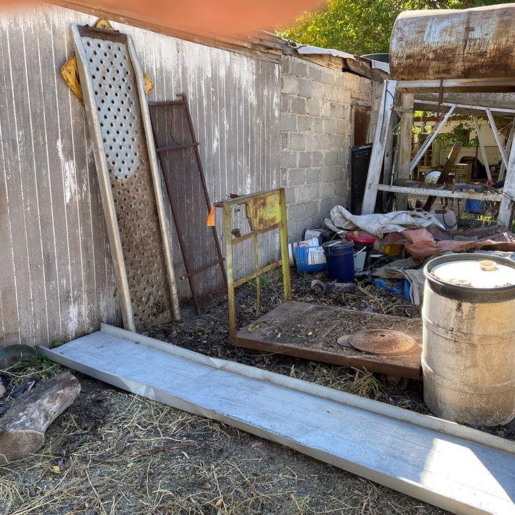 #3724 • Scrap Metal, Cart, Ramp and Barrel