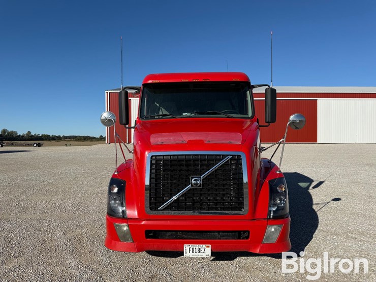 2007-volvo-vnl-t/a-sleeper-truck-tractor-image-2