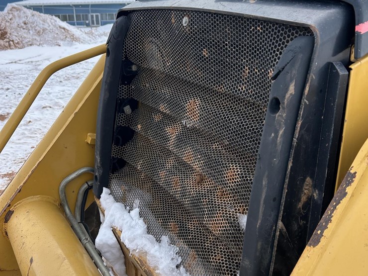 caterpillar-420d-image-16