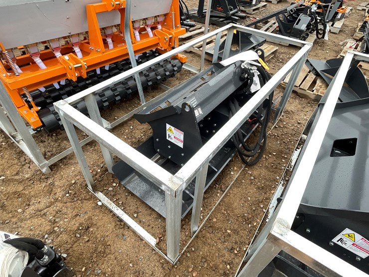 #2046-•-unused-2025-landhonor-vibratory-plate-compactor-image-1