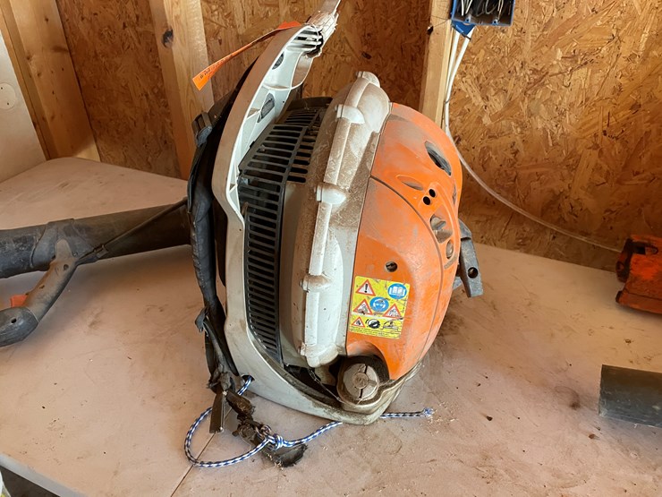 #3686-•-(2)-stihl-leaf-blowers-image-15