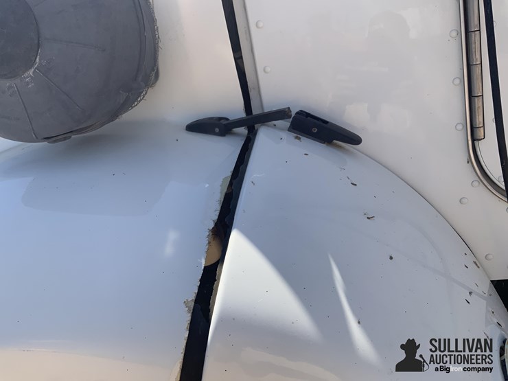 2017-peterbilt-348-image-10