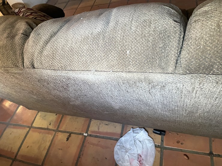 #3744-•-matching-couch-and-loveseat-image-9