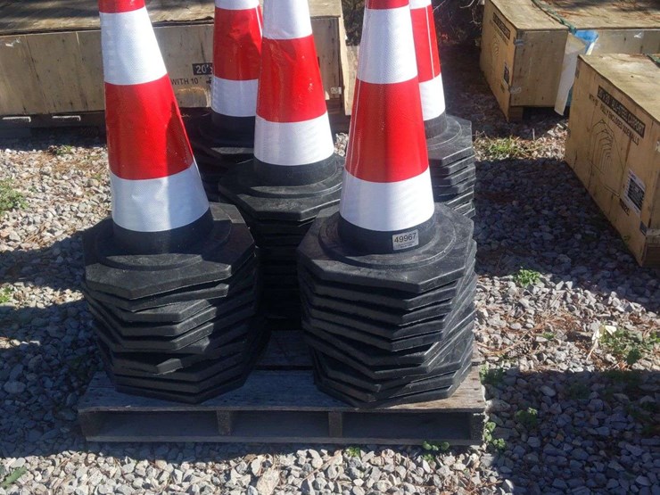 qty-(50)-unused-safety-cones-image-3