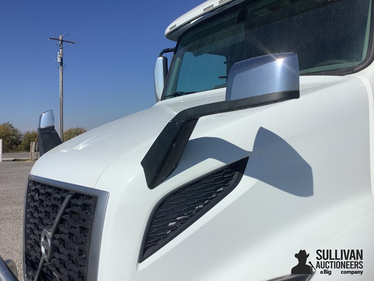 2021-volvo-vnr-t/a-truck-tractor-image-11