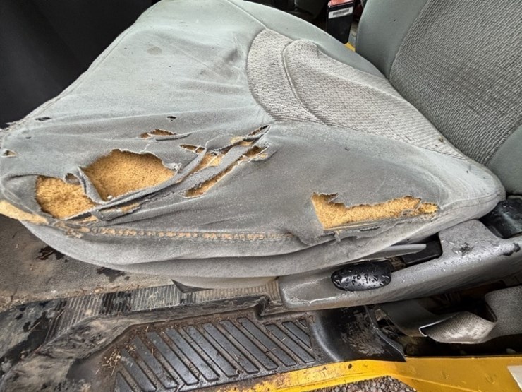 2006-ford-e350-image-23