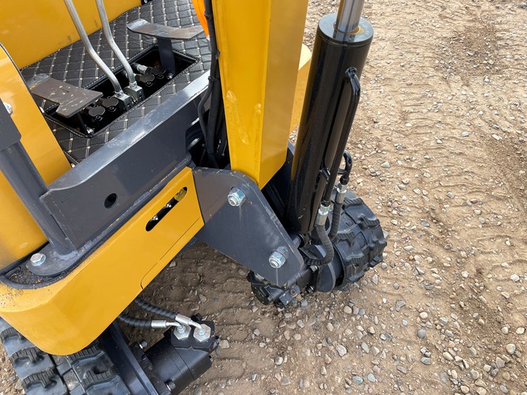 #9218-•-2025-unused-cfg-mini-excavator-image-9