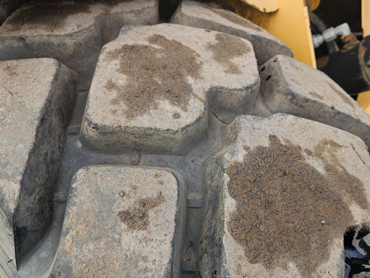 load-lifter-laborer-8000-image-17