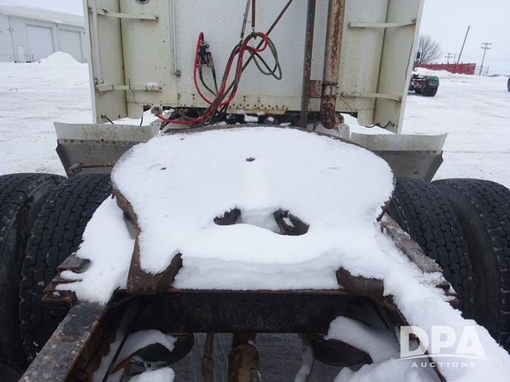 1994-freightliner-fld120-image-58