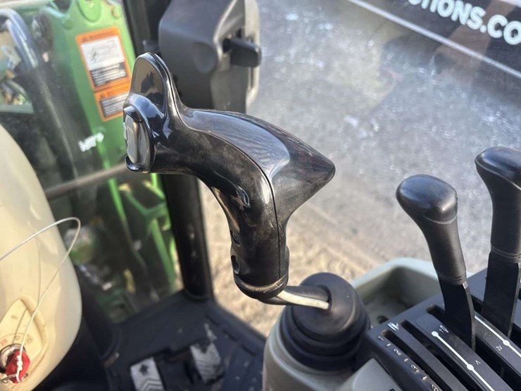 john-deere-4044r-loader-tractor-image-19