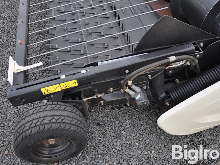 claas-450-swath-up-15'-pick-up-header-image-15