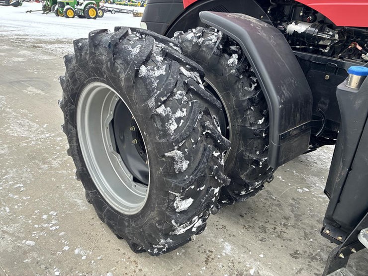 case-ih-magnum-315-image-40