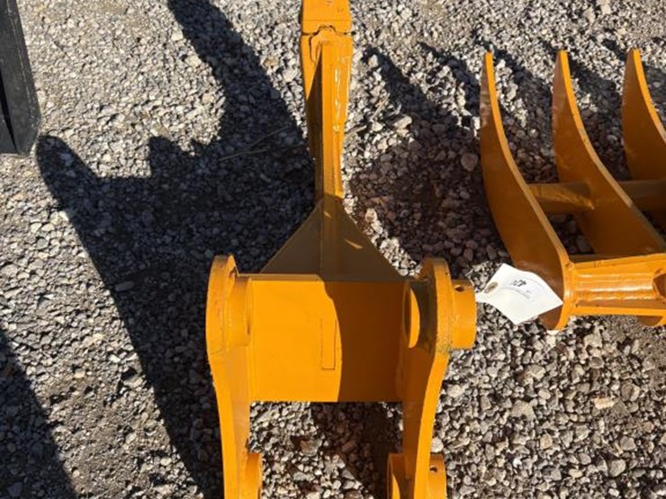 caterpillar-305-image-2