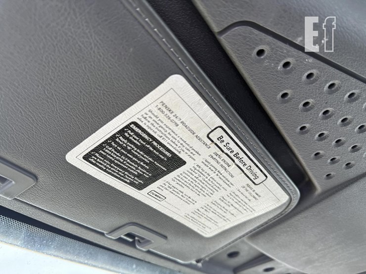 2016-freightliner-cascadia-125-image-37