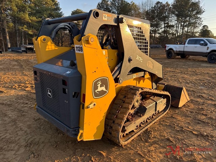 2022-deere-317g-image-2