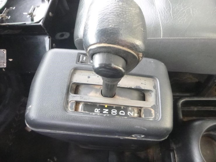 2019-hino-338-image-13