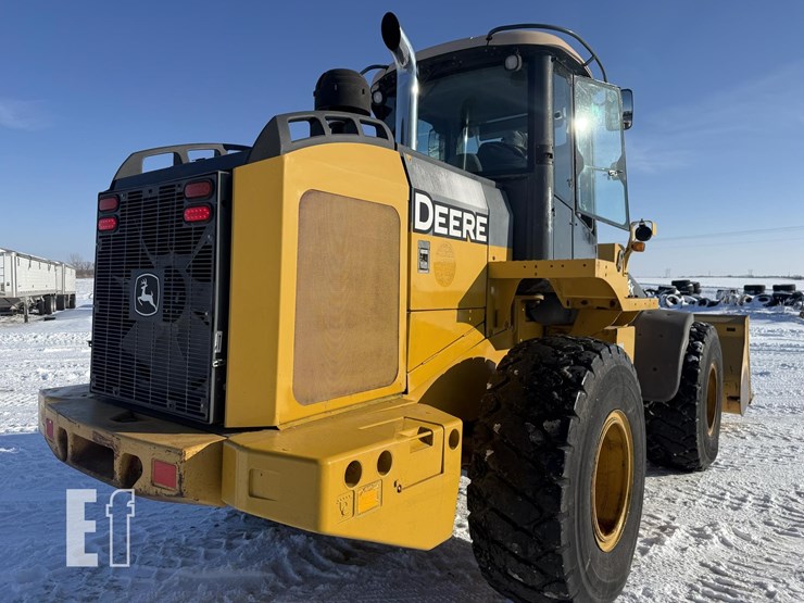 2011-deere-624k-image-16