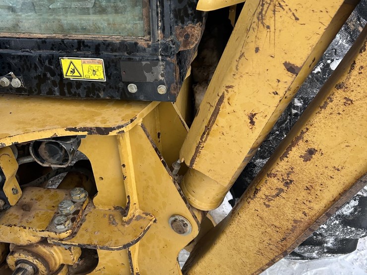 caterpillar-420d-image-42