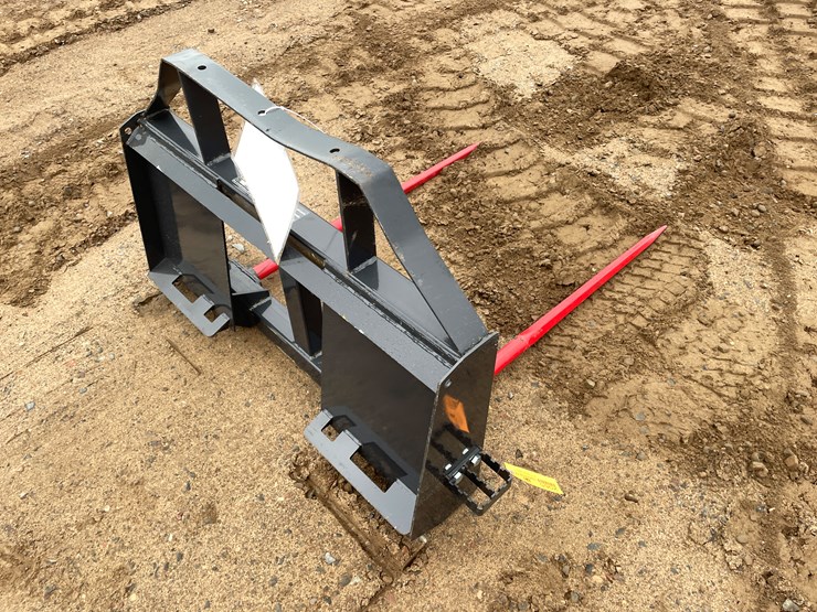 #2065-•-unused-2025-landhonor-skid-steer-bale-spear-attachment-image-4