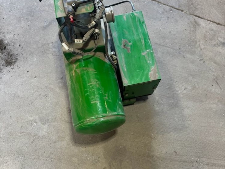 john-deere-planter-air-compressor-(jm712)-image-2