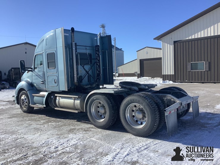 2016-kenworth-t680-image-7