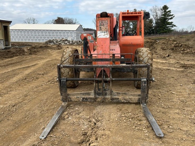 #107-•-2015-jlg-6042-telehandler-image-3