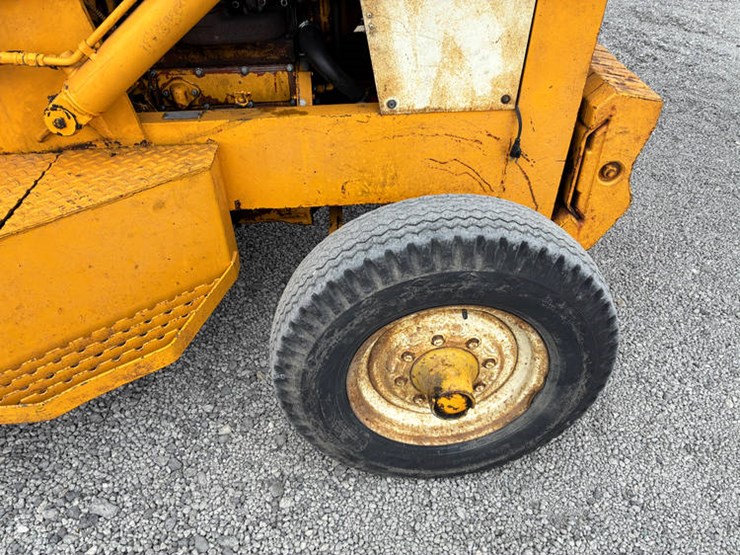 case-ih-3400-image-19