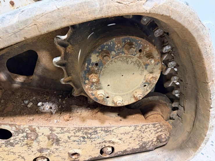 bobcat-t650-image-14