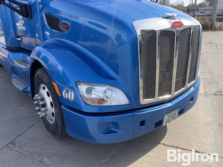 2013-peterbilt-579-image-12
