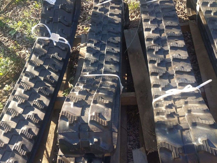 qty-(1)-set-mini-excavator-rubber-tracks-image-1