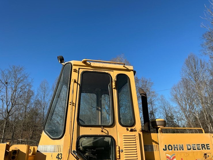 1989-deere-444e-image-43