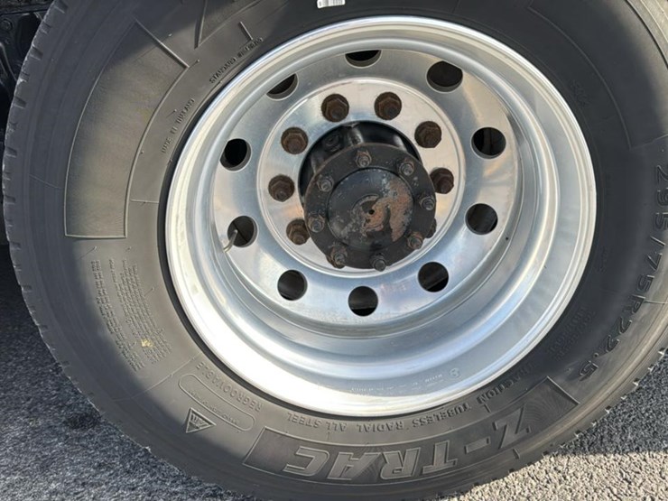 2019-kenworth-t680-image-48