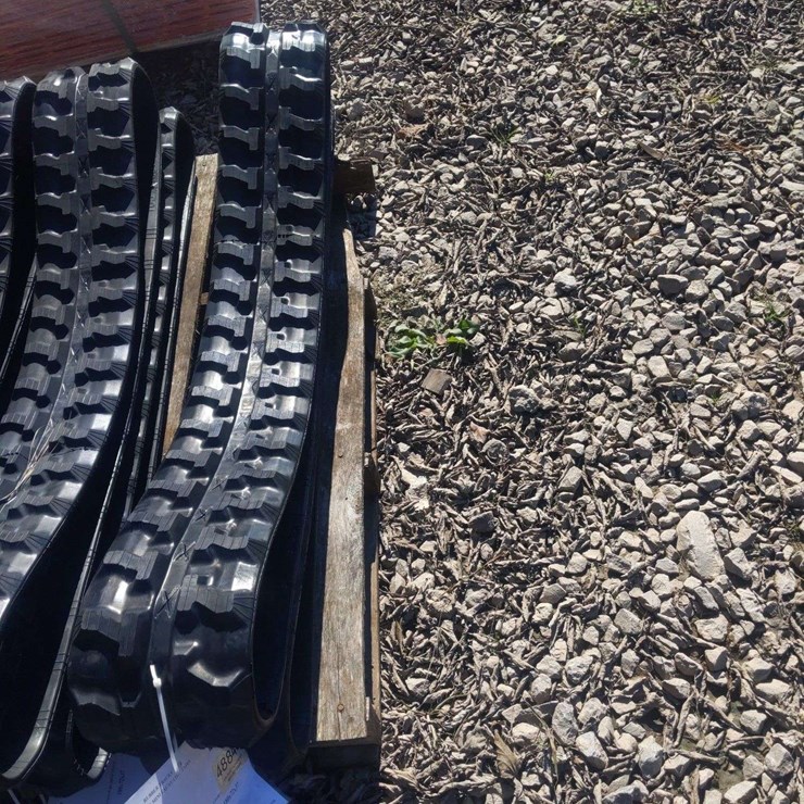 QTY (1) SET UNUSED MINI EXCAVATOR RUBBER TRACKS