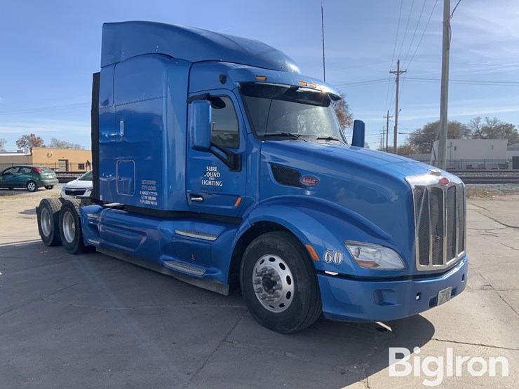 2013-peterbilt-579-image-3