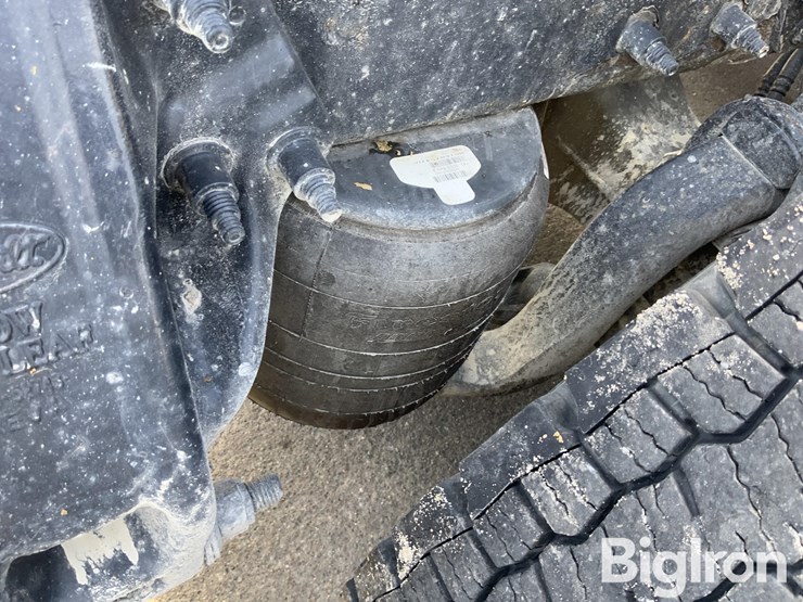 2013-peterbilt-579-image-20