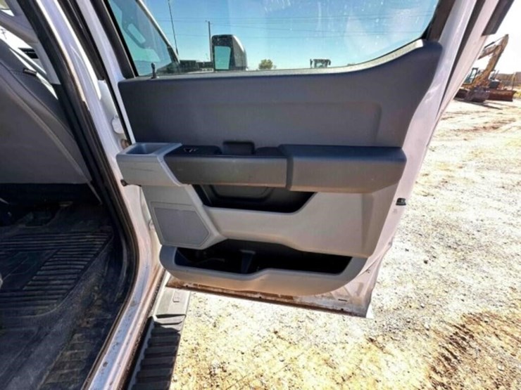 2024-ford-f350-image-48