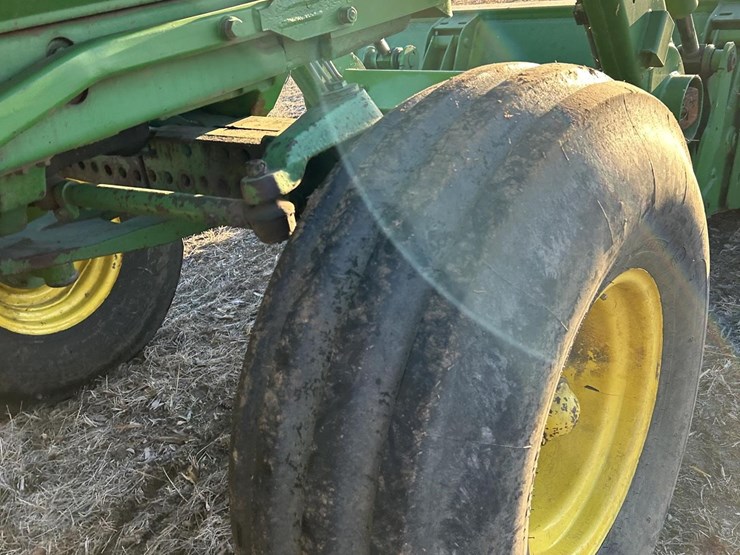 1983-john-deere-4650-image-40